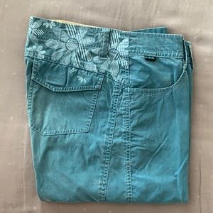 KUHL HIKING CAPRIS WOMEN’S SZ6 - AQUA COTTON BLEND